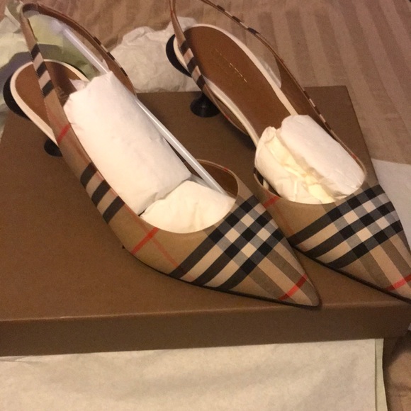 Burberry shoes - Picture 5 of 6